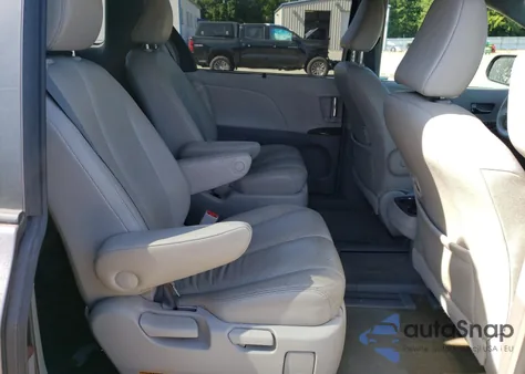 2012 Toyota Sienna Xle z USA, uszkodzony, nr VIN 5TDDK3DC5CS036642